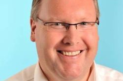 Drogist Walter Käch kennt eine ganze Reiher natürlicher Heilmittel gegen Kopfweh.