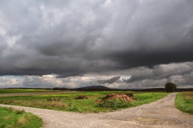 Vor dem Sturm: Viele Menschen sind wetterfühlig und reagieren mit Beschwerden auf Wetterwechsel.