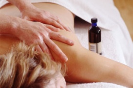 Les thérapies complémentaires comme le massage permettent de se sentir mieux.