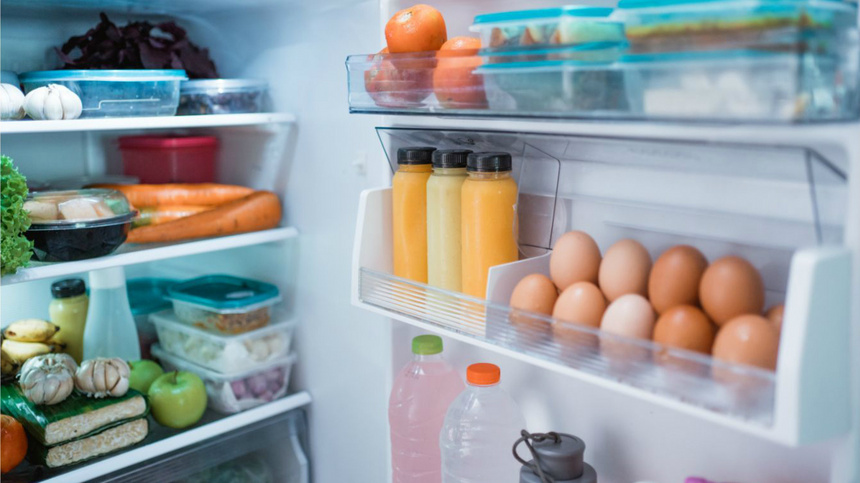 Conseils alimentations date conservation: un frigo plein de plein de produits 