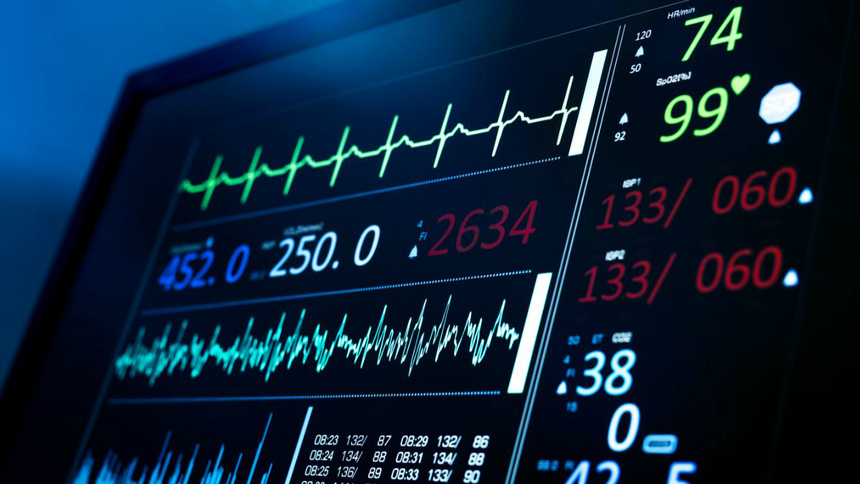 un moniteur avec des battements de coeur