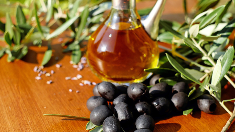 Oliven und Olivenöl